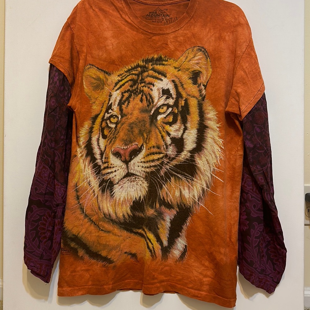 The Mountain Lion Tee Shirt with Bell Sleeves. Size Medium
